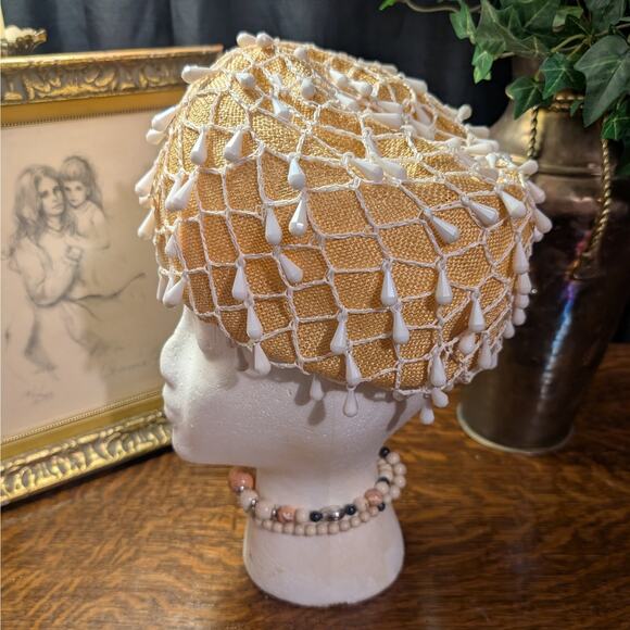 Vintage 1960s MCM Beaded Light Beige Woven Straw Puffy Bubble Hat, Mr. John Jr. - Picture 3 of 8